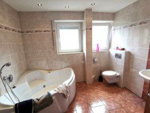 Badezimmer OG GLOBAL INVEST SINSHEIM | Tolles Einfamilienhaus mit Einliegerwohnung mit �ber 330m� Wohnfl�che in Schefflenz