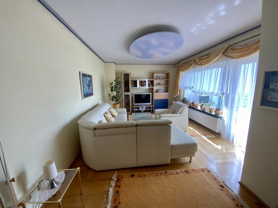 Wohnzimmer OG DHH Einfamilienhaus Wagh�usel / Kirrlach
