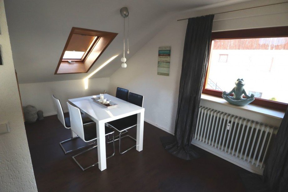 Wohnzimmer.png Dachgeschosswohnung Sinsheim