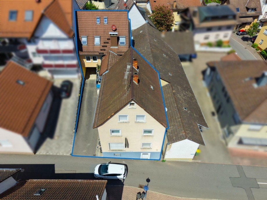Stra�enansicht Mehrfamilienhaus Reichartshausen
