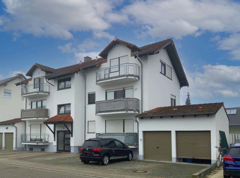 Hausansicht Etagenwohnung �stringen