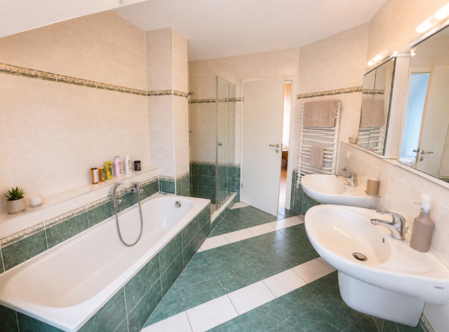 Badezimmer Doppelhaush�lfte Sinsheim