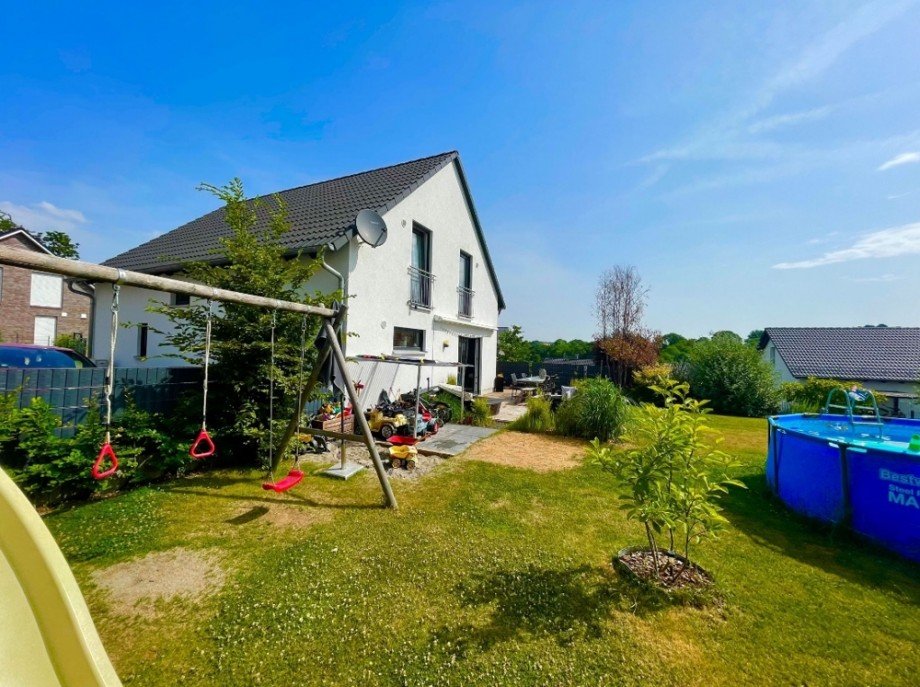 Gartenansicht Einfamilienhaus Sinsheim / Waldangelloch