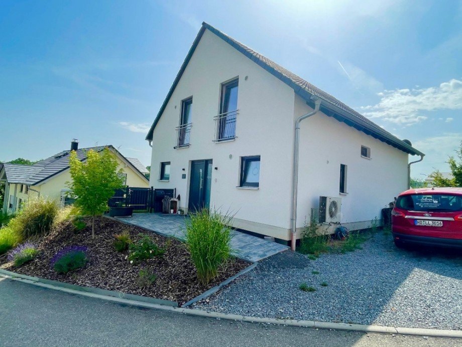 Stra�enansicht Einfamilienhaus Sinsheim / Waldangelloch