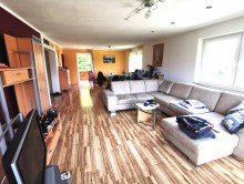 Wohnzimmer OG GLOBAL INVEST SINSHEIM | Tolles Einfamilienhaus mit Einliegerwohnung mit �ber 330m� Wohnfl�che in Schefflenz