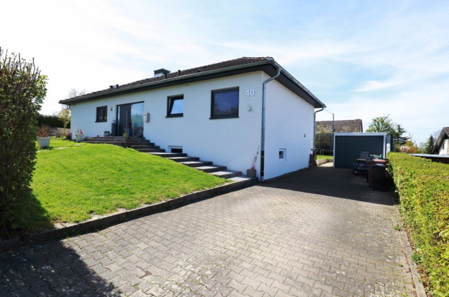 Hofeinfahrt Einfamilienhaus Sinsheim / Steinsfurt