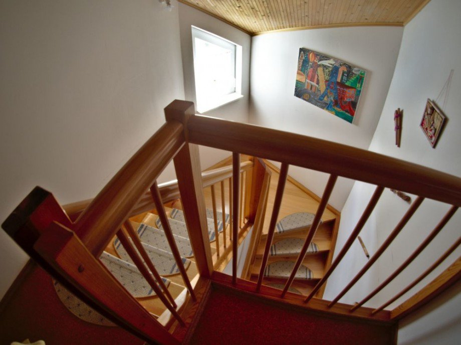 Treppe OG/DG.png Doppelhaush�lfte Neckargem�nd