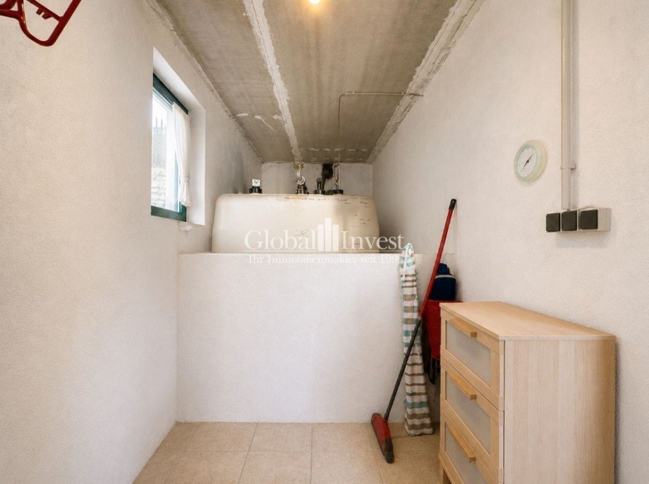 Keller mit �l-Lager Einfamilienhaus Sinsheim / Reihen