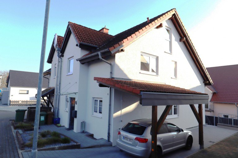 Hausansicht Sinsheim Doppelhaush�lfte GLOBAL INVEST SINSHEIM | Tolle, fast neuwertige Doppelhaush�lfte in Sinsheim-Ost