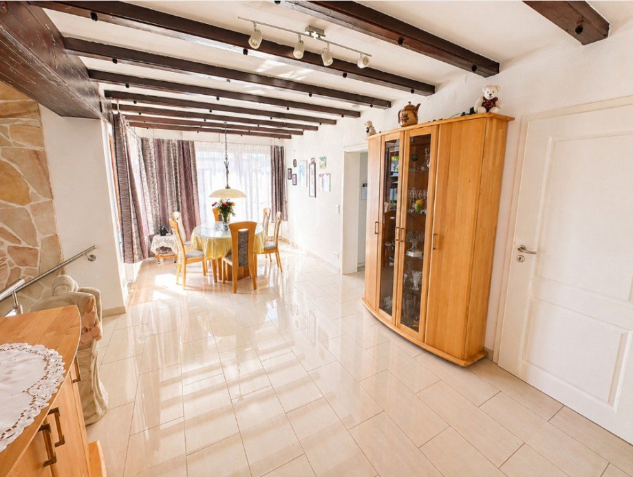 Essbereich und Wohnhalle Einfamilienhaus Reichartshausen