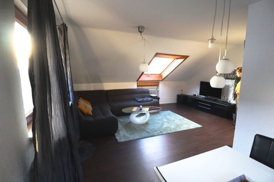 Wohnzimmer.png Dachgeschosswohnung Sinsheim