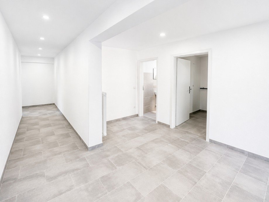 Flur / Diele mit Garderobe Terrassenwohnung Sinsheim / Hoffenheim