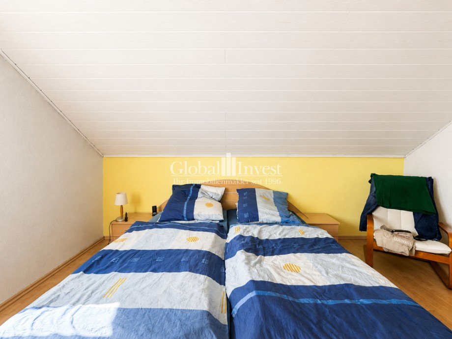Schlafzimmer DG Doppelhaush�lfte Sinsheim