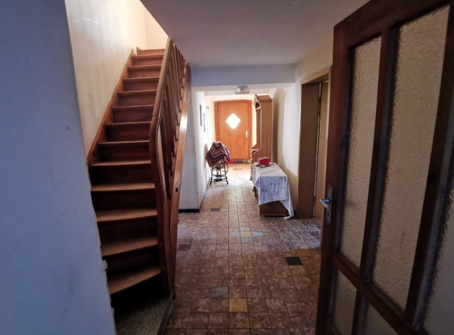 Flur mit Treppe Bauernhaus Schefflenz / Oberschefflenz