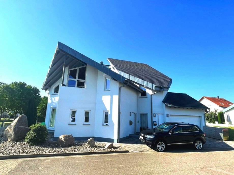 Stra�enansicht Einfamilienhaus Oberhausen-Rheinhausen / Oberhausen