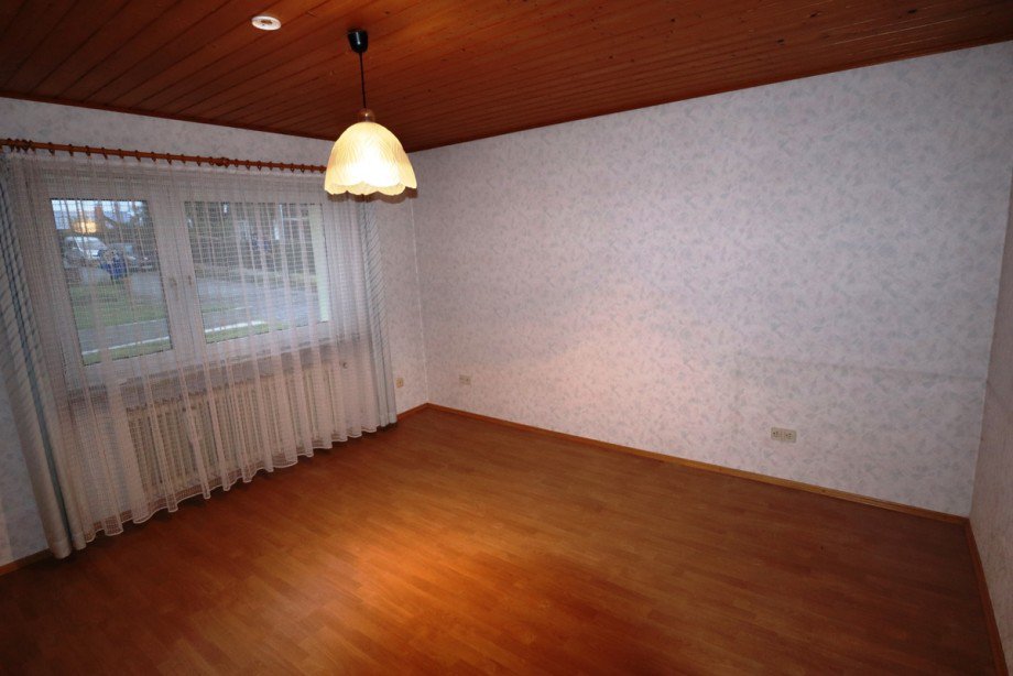 Schlafzimmer Doppelhaush�lfte Zuzenhausen