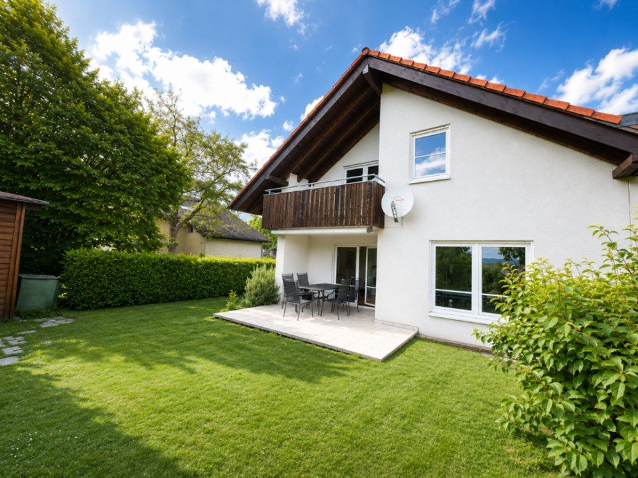 Gartenansicht Doppelhaush�lfte Sinsheim