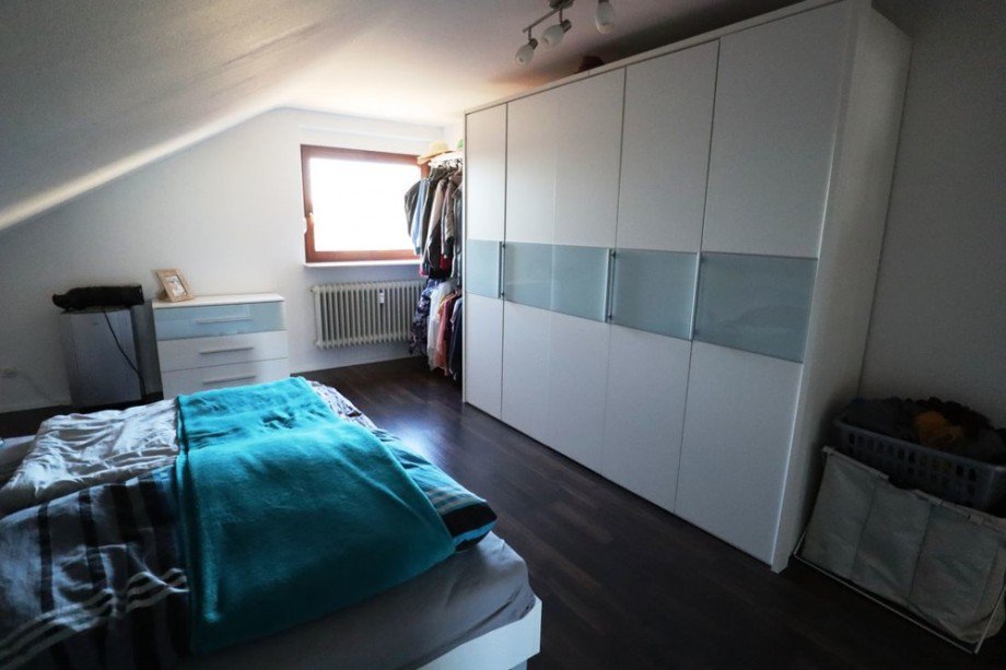 Schlafzimmer.png Dachgeschosswohnung Sinsheim