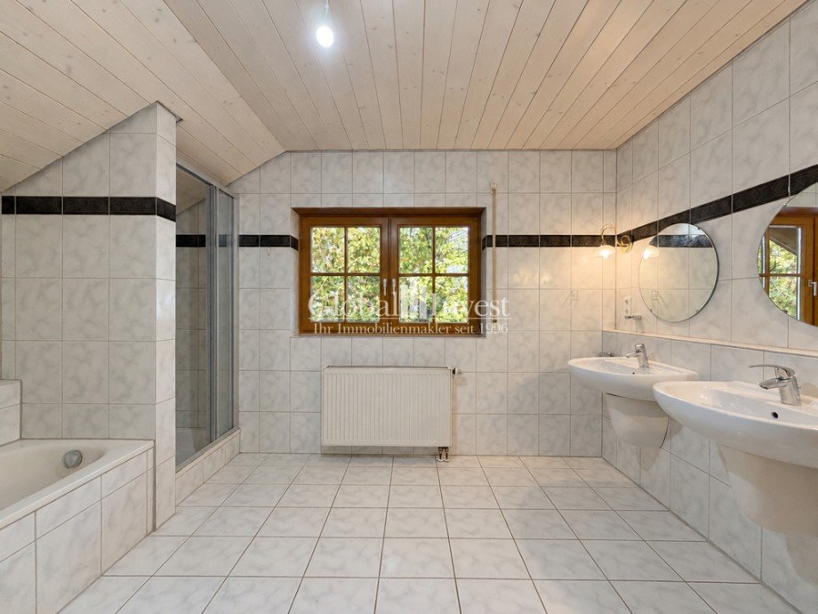 Badezimmer Einfamilienhaus Mauer