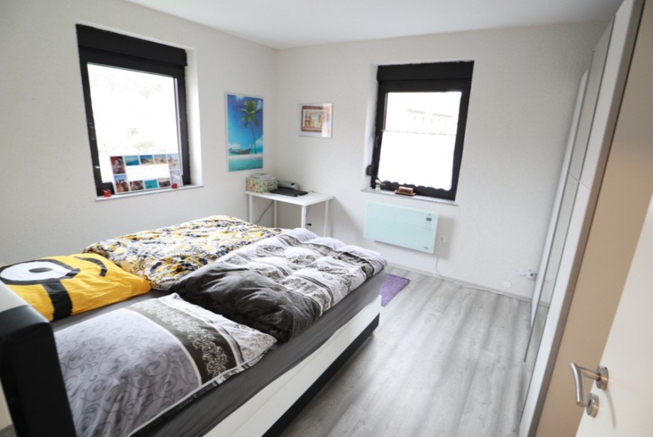 Schlafzimmer Doppelhaush�lfte Sinsheim / Waldangelloch