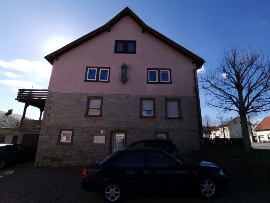 Eingang Praxis Mehrfamilienhaus H�pfingen