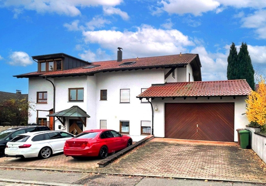 Hausansicht Dachgeschosswohnung Sinsheim / Eschelbach