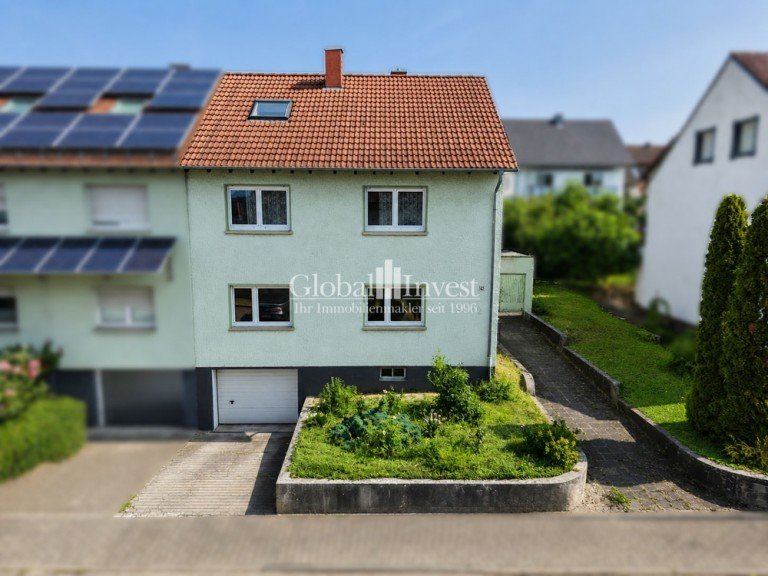 Global Invest Immobilien Sinsheim Doppelhaush�lfte GLOBAL INVEST IMMOBILIEN SINSHEIM | Tolle Doppelhaush�lfte mit zwei Wohnungen in Toplage in der Sinsheimer Gartenstadt