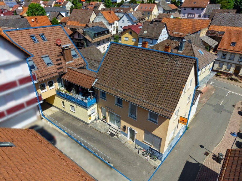 Seitenansicht Mehrfamilienhaus Reichartshausen