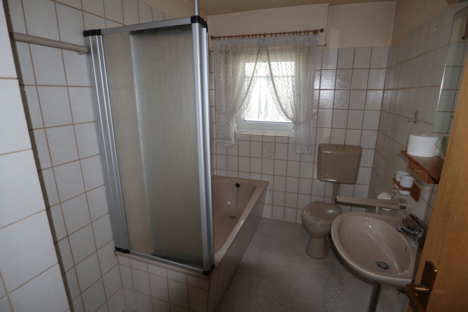 Badezimmer EG Doppelhaush�lfte Zuzenhausen