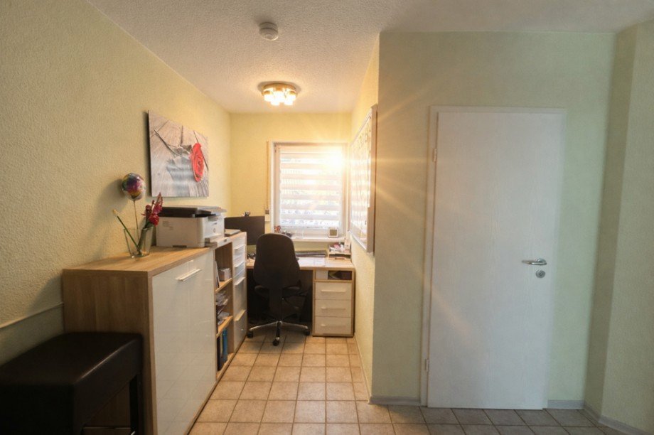 Flur im EG mit B�roecke Doppelhaush�lfte Sinsheim / D�hren