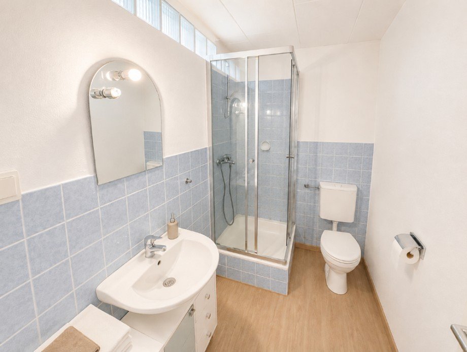 Badezimmer Wng 2 Mehrfamilienhaus Lauffen am Neckar