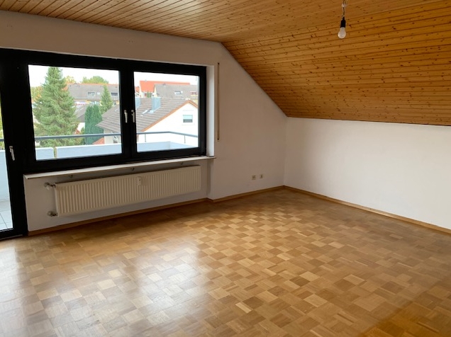 Wohnzimmer Dachgeschosswohnung �hringen