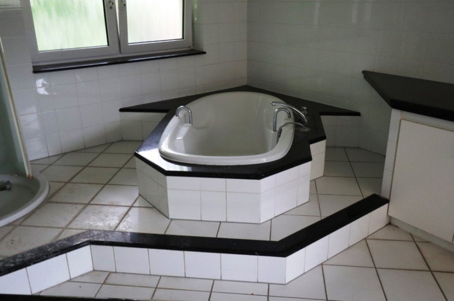 Bad im EG Villa �stringen