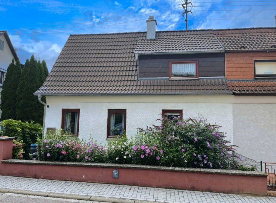 Stra�enansicht Doppelhaush�lfte Sinsheim / Hoffenheim