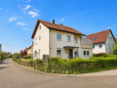 Hauptbild GLOBAL INVEST IMMOBILIEN SINSHEIM | Wohnen wie im Haus - 4-Zimmer-EG in Offenau mit Garten, Garage & Vollsanierung 2021