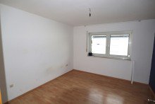 Schlafzimmer GLOBAL INVEST SINSHEIM | Tolle 3-Zimmer-Eigentumswohnung in Schwetzingen mit gro�em Balkon
Rund 4,5% Mietrendite nach Erbpacht!