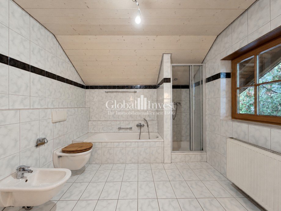 Badezimmer Einfamilienhaus Mauer