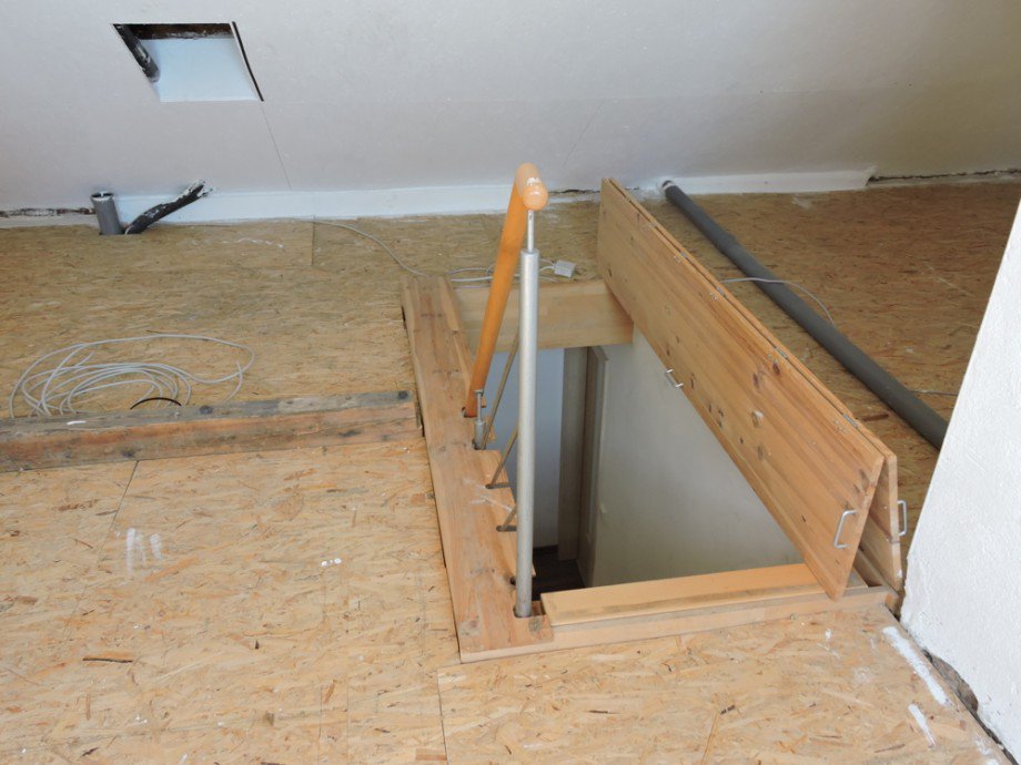 Dachboden Doppelhaush�lfte Bad Sch�nborn