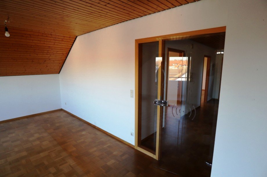 Wohnzimmer Dachgeschosswohnung �hringen