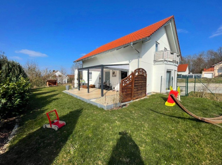 Gartenansicht Eppingen / Richen Einfamilienhaus GLOBAL INVEST SINSHEIM | Vorab-Expose�! Tolles, fast neuwertiges Einfamilienhaus mit sch�nem Garten in Richen