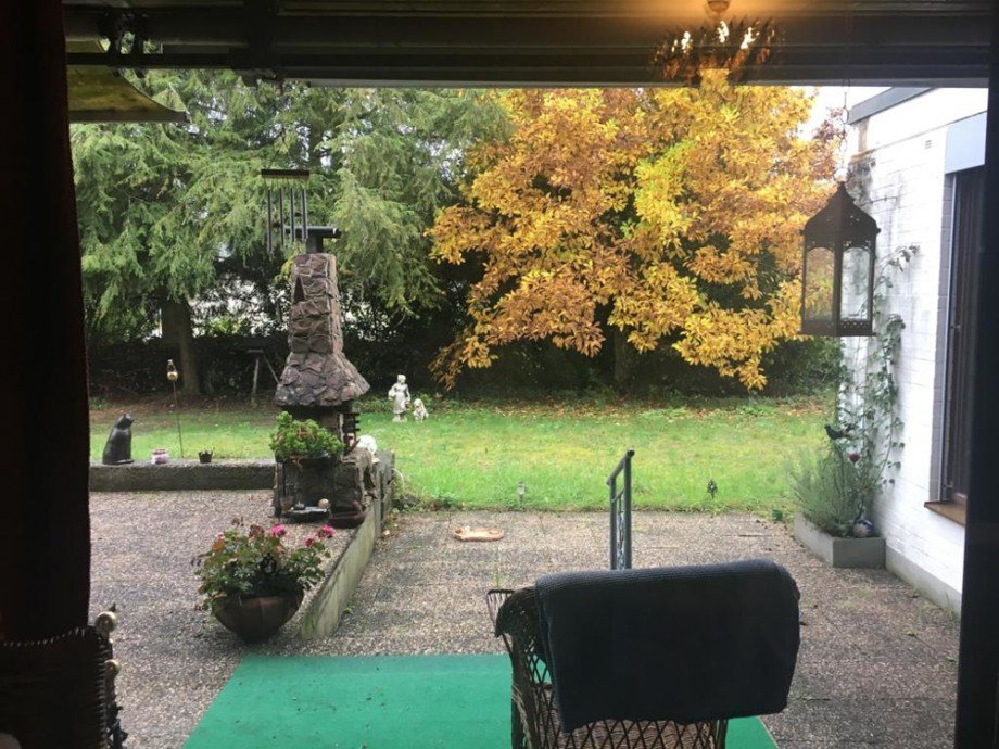 Blick in Garten (Esszimmer) Einfamilienhaus Wiesenbach