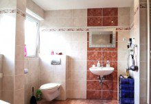 Badezimmer OG GLOBAL INVEST SINSHEIM | Tolles Einfamilienhaus mit Einliegerwohnung mit �ber 330m� Wohnfl�che in Schefflenz