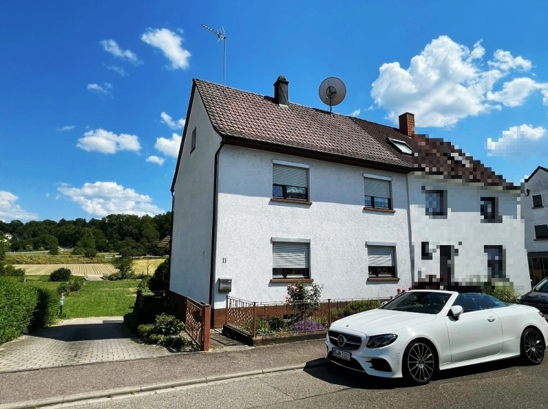 Stra�enansicht Doppelhaush�lfte Kraichtal / Ober�wisheim