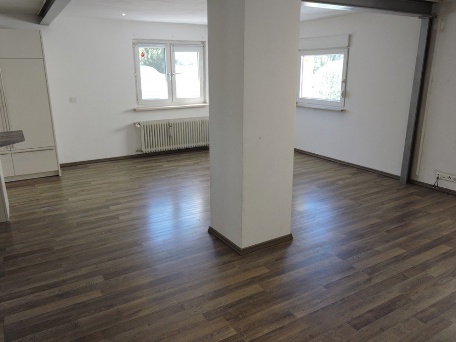 Wohn-/Esszimmer Doppelhaush�lfte Bad Sch�nborn