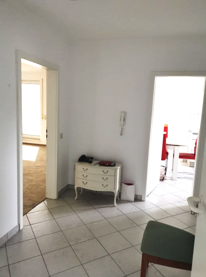 Diele Dachgeschosswohnung Neckargem�nd