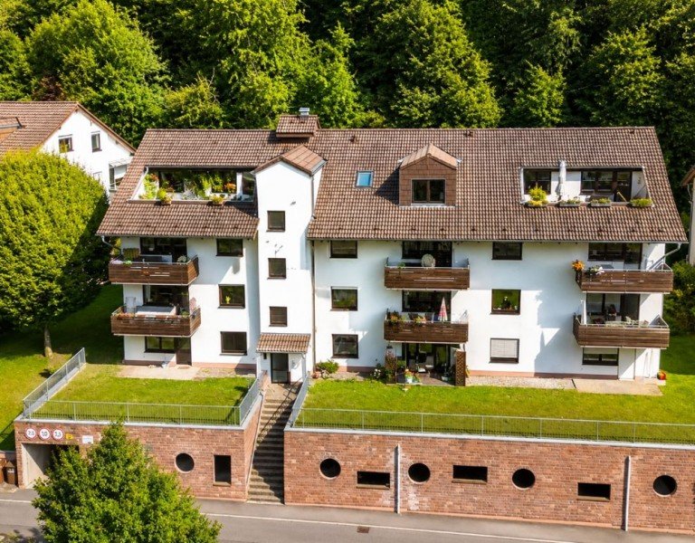 Ansicht Heidelberg / Ziegelhausen Erdgeschosswohnung GLOBAL INVEST SINSHEIM | 2-Zimmer-Erdgeschosswohnung mit Terrasse, Einbauk�che und TG-Stpl. in Ziegelhausen