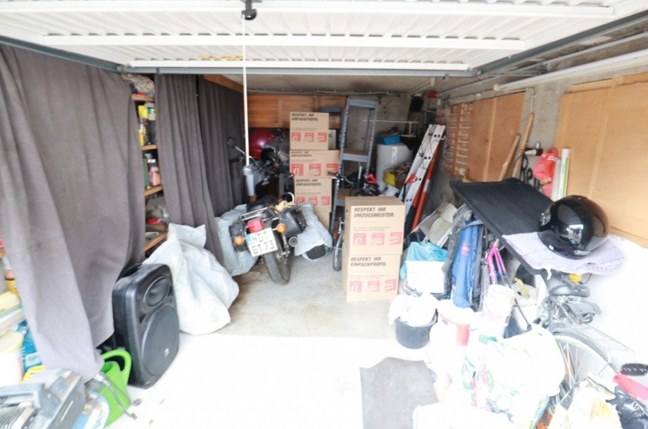 zweite Garage Doppelhaush�lfte Dielheim