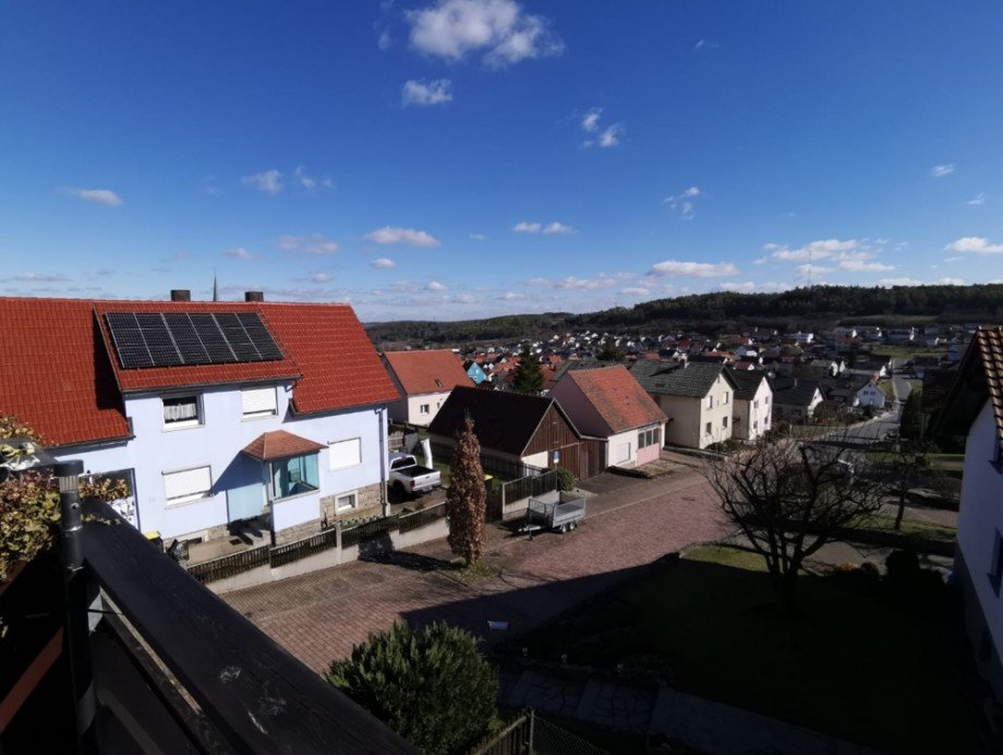 Blick ins Ort Mehrfamilienhaus H�pfingen