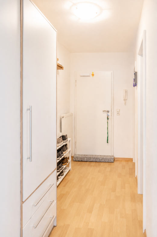 Diele mit Garderobe Erdgeschosswohnung Oberderdingen