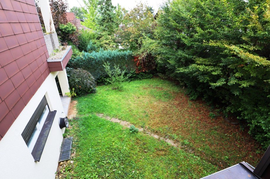 Garten rechts Villa �stringen